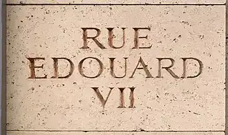 Voir la plaque.
