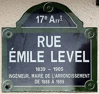Voir la plaque.