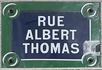 Voir la plaque.