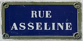 Voir la plaque.