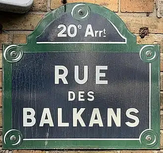 Voir la plaque.