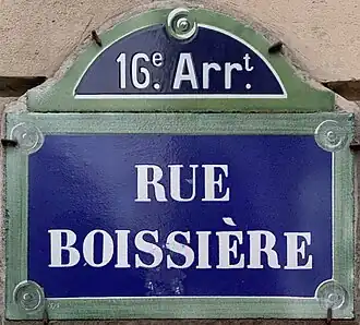 Voir la plaque.