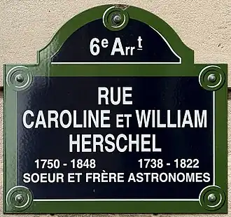 Voir la plaque.