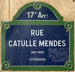 Voir la plaque.
