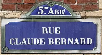 Voir la plaque.
