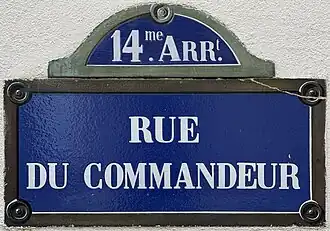 Voir la plaque.