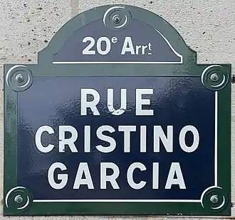 Voir la plaque.