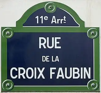Voir la plaque.