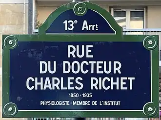 Voir la plaque.