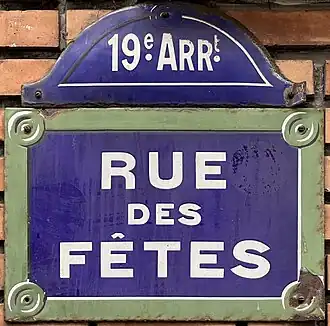 Voir la plaque.