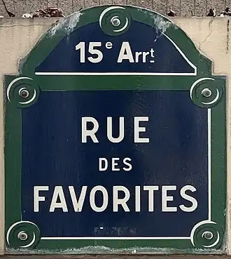 Voir la plaque.