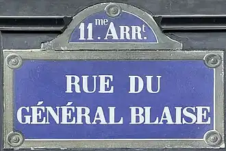 Voir la plaque.