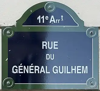 Voir la plaque.