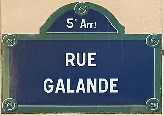 Voir la plaque.