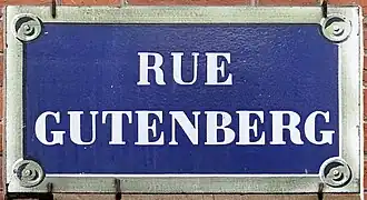 Voir la plaque.