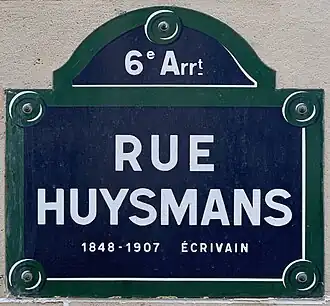 Voir la plaque.
