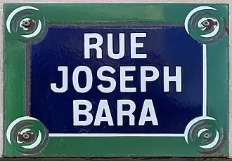 Voir la plaque.