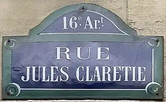 Voir la plaque.