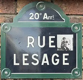 Voir la plaque.