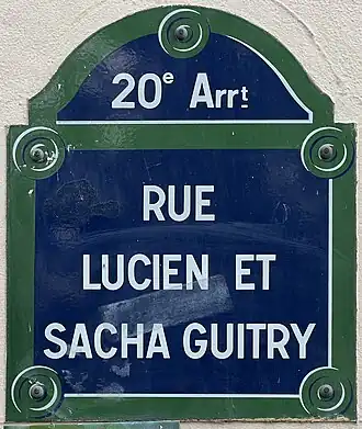 Voir la plaque.