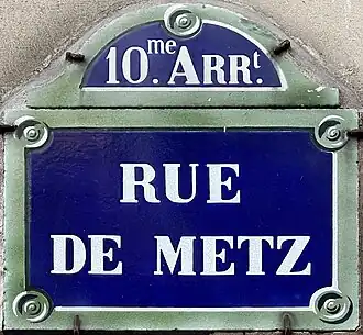 Voir la plaque.