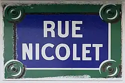 Voir la plaque.