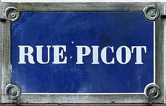 Voir la plaque.