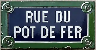 Voir la plaque.