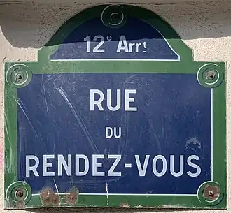 Voir la plaque.