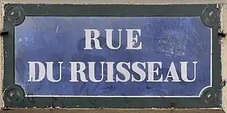 Voir la plaque.