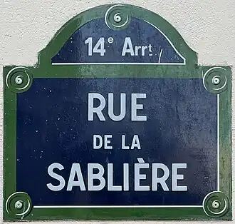 Voir la plaque.