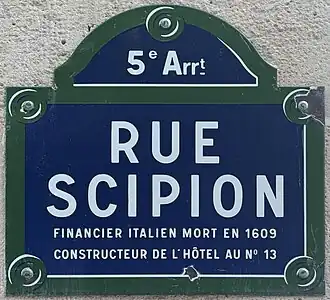 Voir la plaque.