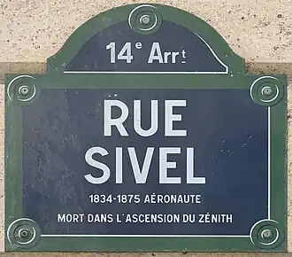 Voir la plaque.