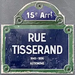 Voir la plaque.