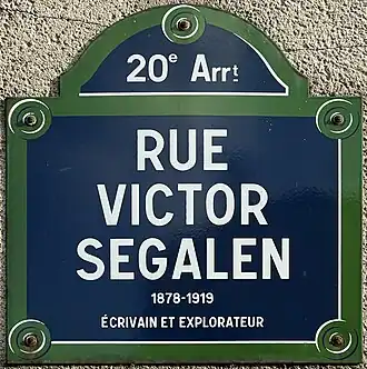 Voir la plaque.