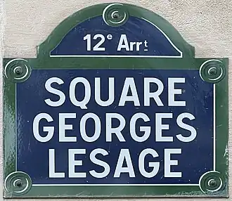 Voir la plaque.