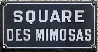 Voir la plaque.