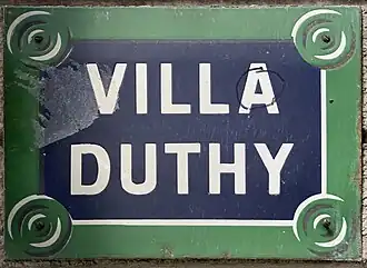 Voir la plaque.