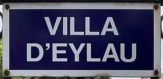 Voir la plaque.