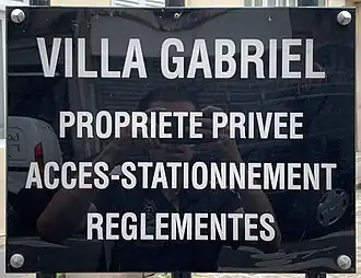 Voir la plaque.