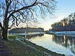 Embouchure du canal de crue de la Pleiße (à gauche) dans le canal de crue de l'Elster à Leipzig