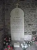La tombe du chanoine Bachelot.