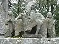 Le calvaire près de la chapelle (statues de la Vierge, de saint Théleau et d'un évêque).