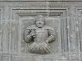 Ploudiry, détail de l'ossuaire : la noble dame.