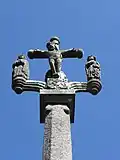 Le calvaire-autel de Kergoal, partie sommitale.