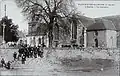 L'église, le calvaire et le cimetière de Plounévez-Quintin au début du XXe&nbsp;siècle (carte postale).