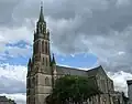 L'église Saint-Pierre : vue extérieure d'ensemble.