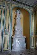 Poêle de la pièce des bains.