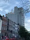 Depuis la rue Renoz.