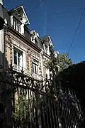 Série de trois maisons dites Petits hôtels à Poissy.
